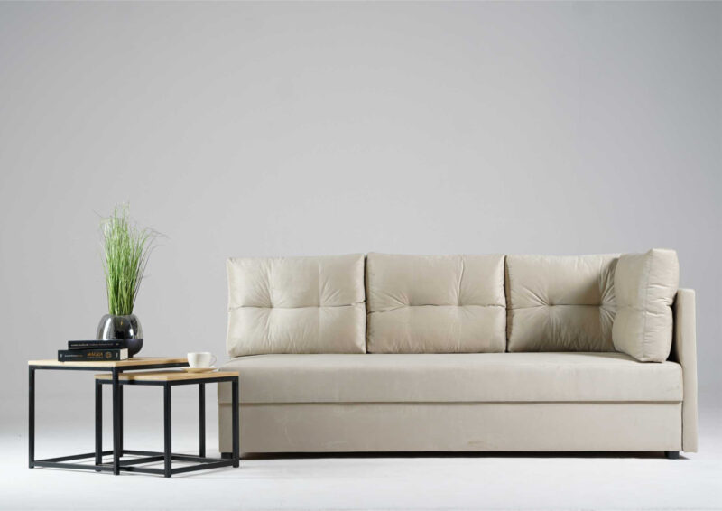 Prawa sofa rozkładana z pikowanymi poduszkami MALA